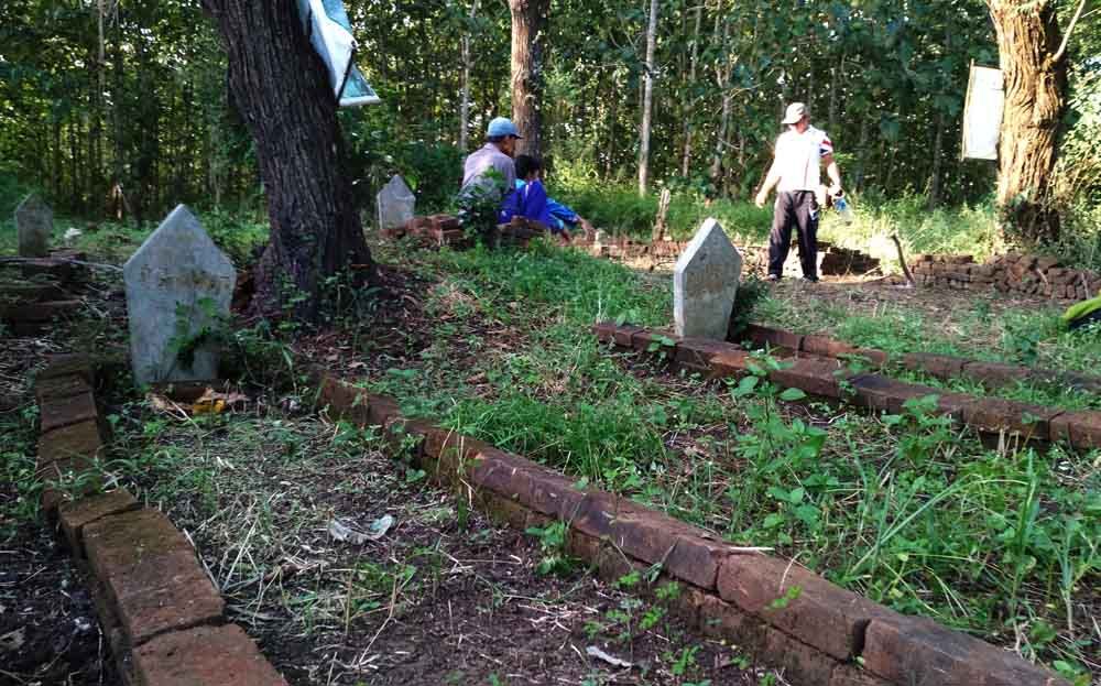 Ditemukan Struktur Pondasi Bangunan di Sekitar Makam Aulia Banyuwangi