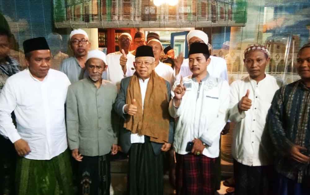 KH Ma'ruf amin bersama Pengasuh Ponpes Sidogiri, Pasuruan.