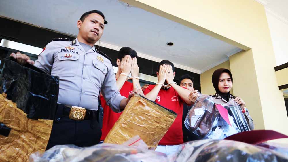 Begini Cara Dua WNA Curi Barang di Tunjungan Plaza Surabaya