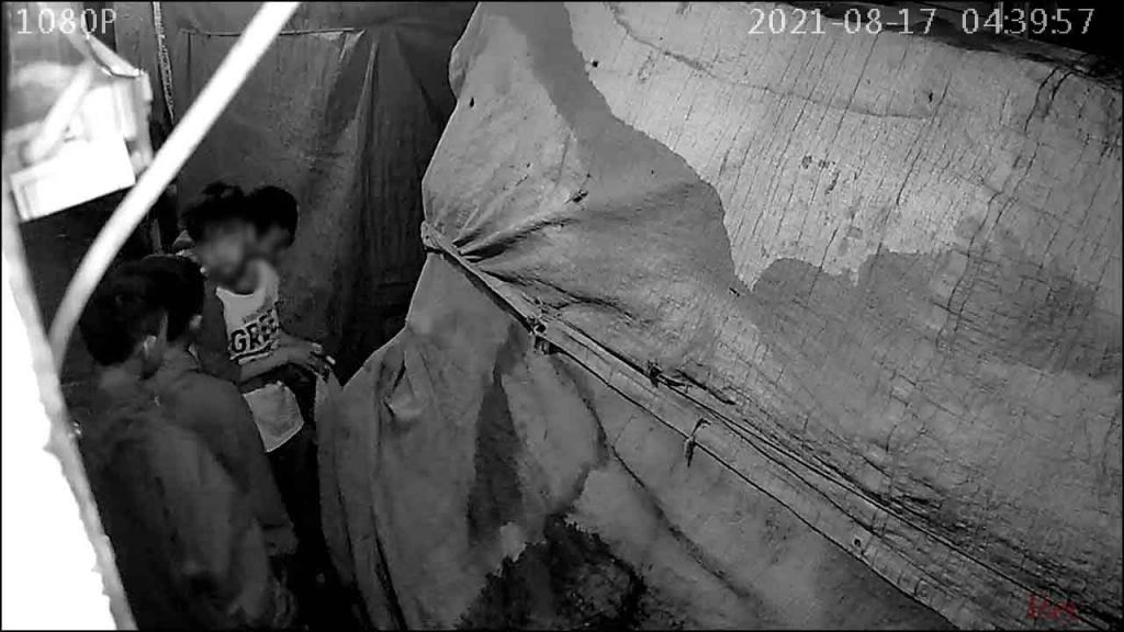 Tangkapan layar CCTV remaja diduga mencuri.