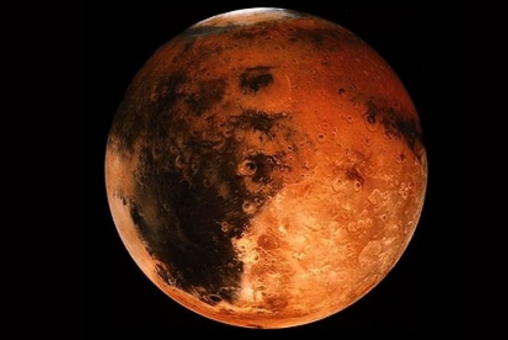 Planet Mars Tertutup Bulan Malam Ini