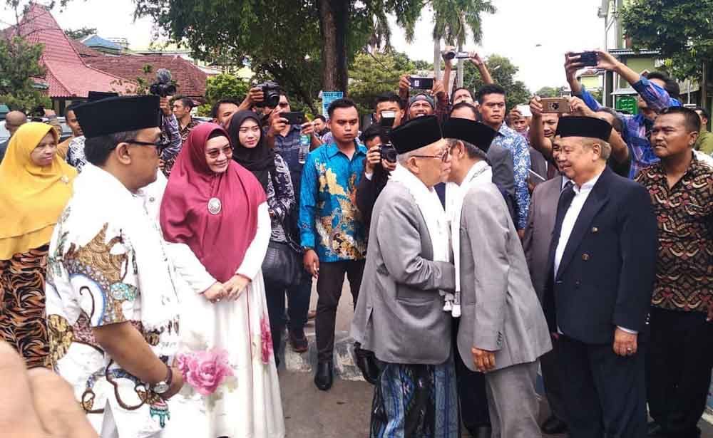 Cawapres KH Ma'ruf Amin saat mengunjungi Ponpes Gontor