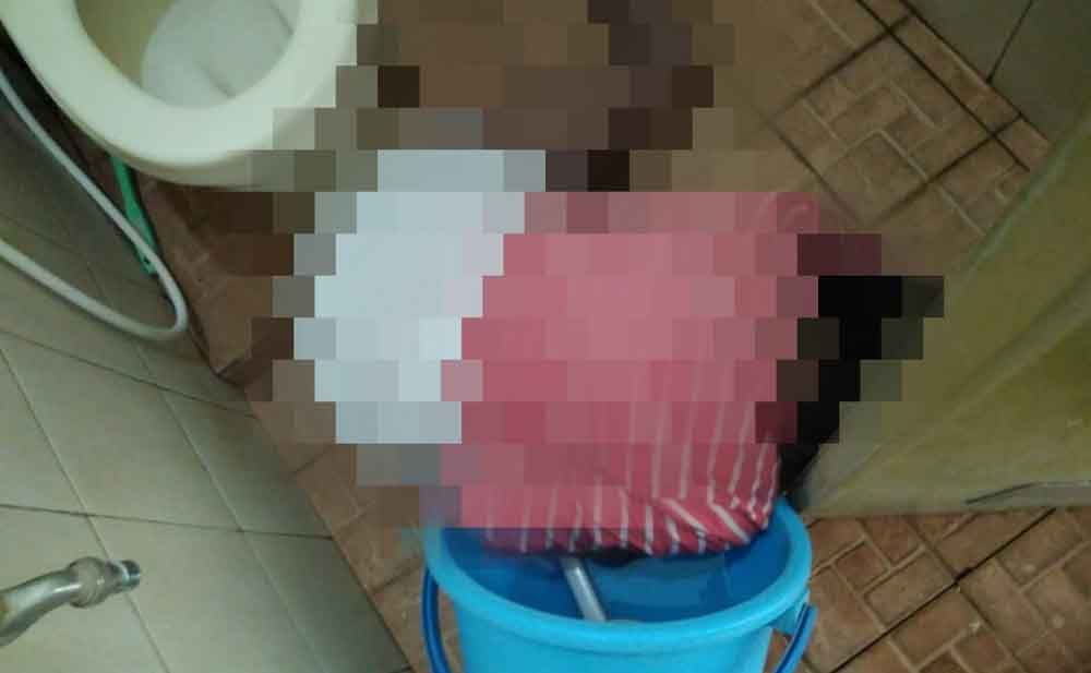 Jenazah korban yang tewas di kamar mandi