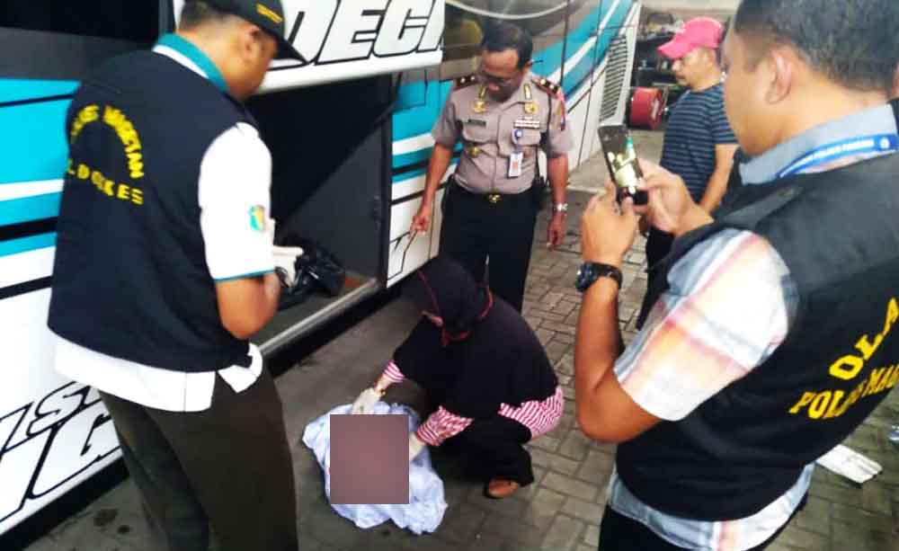 Bejat! Mayat Bayi Penuh Lumpur Ditinggalkan di Bagasi Bus