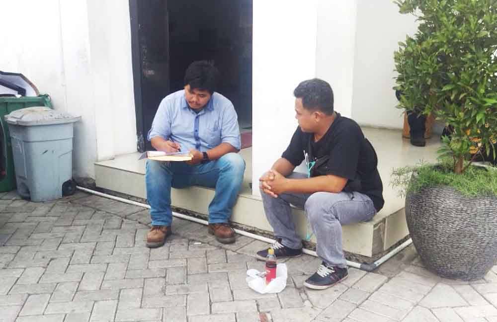 Wahyu (kiri) ditemui reporter jatimnow.com