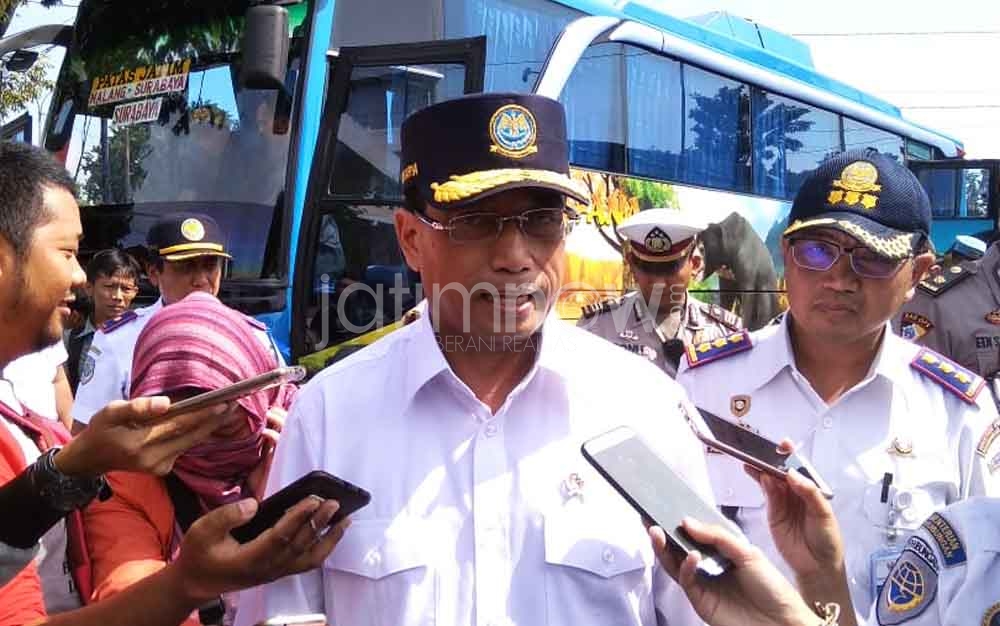 Menteri Perhubungan Budi Karya Sumadi saat mengunjungi terminal Purabaya Surabaya