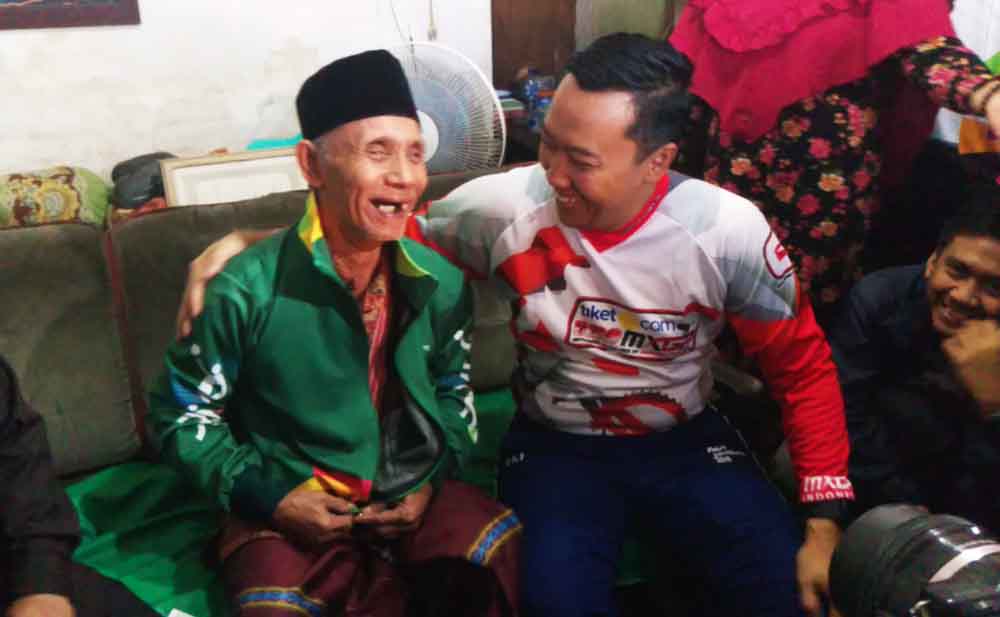 Mantan atlet penyandang disabilitas Soeharto bersama Menpora Imam Nahrawi