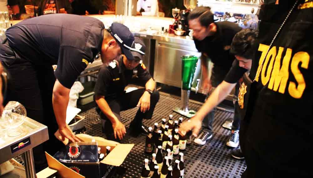 Penggeledahan di salah satu tempat hiburan di Malang