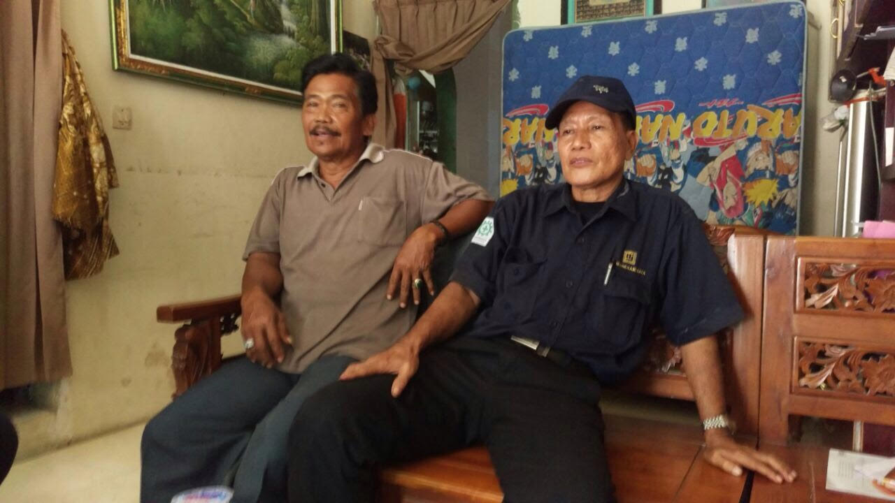 Ketua RW 1 dan RT 1, Kampung Simo Jawar, Sukomanunggal Surabaya. 
