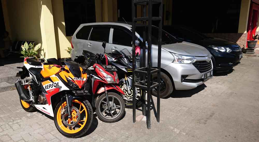 Barang bukti yang disita dari rumah tersangka