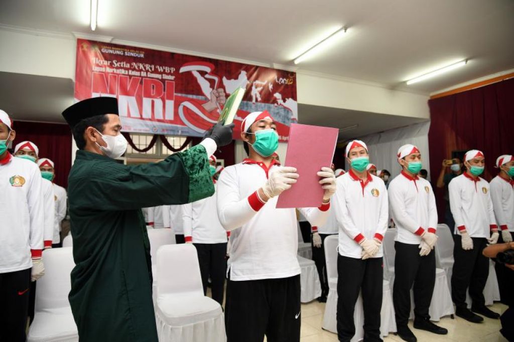 Narapidana tindak pidana teorisme mengucap ikrar setia kepada NKRI (Foto: ANTARA/Humas Kemenkumham via Republika)