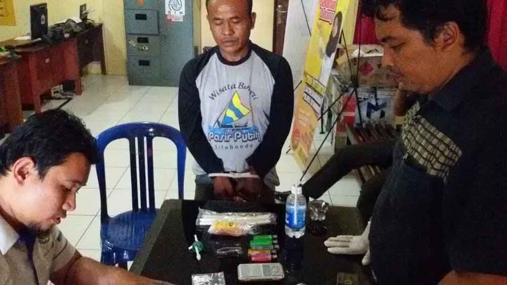 Pelaku tertangkap membawa 6 poket sabu