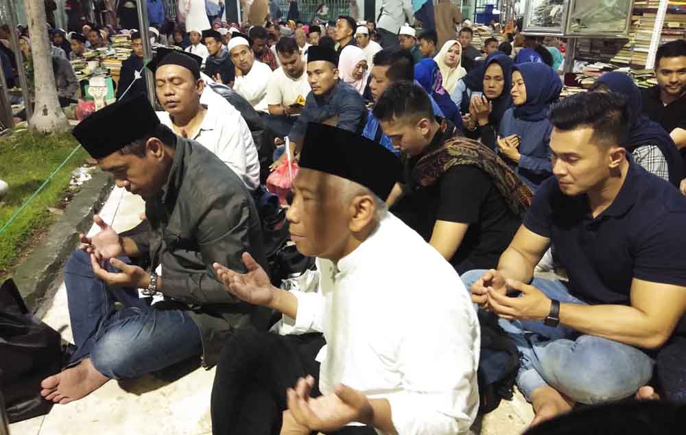 Doa bersama untuk korban bencana di Selat Sunda
