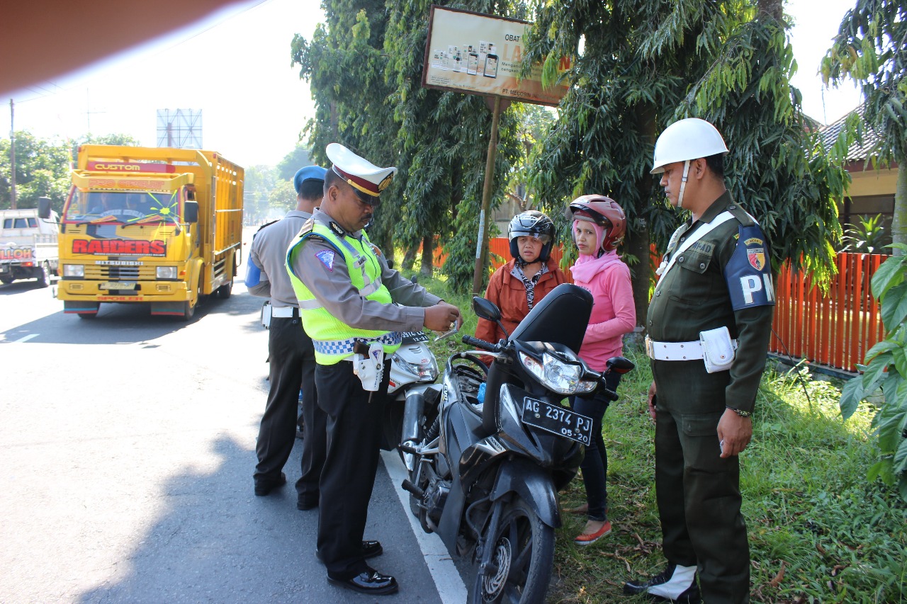 Polres Blitar saat menggelar Operasi Patuh Semeru 2018.