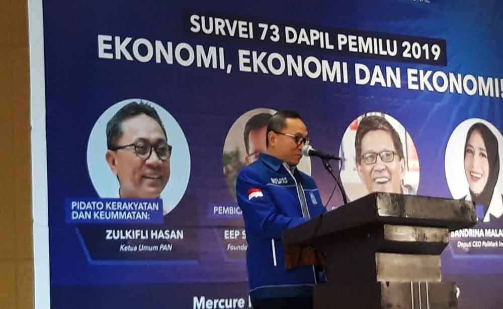 Ketua  Umum DPP Partai Amanat Nasional (PAN) Zulkifli Hasan saat di Surabaya