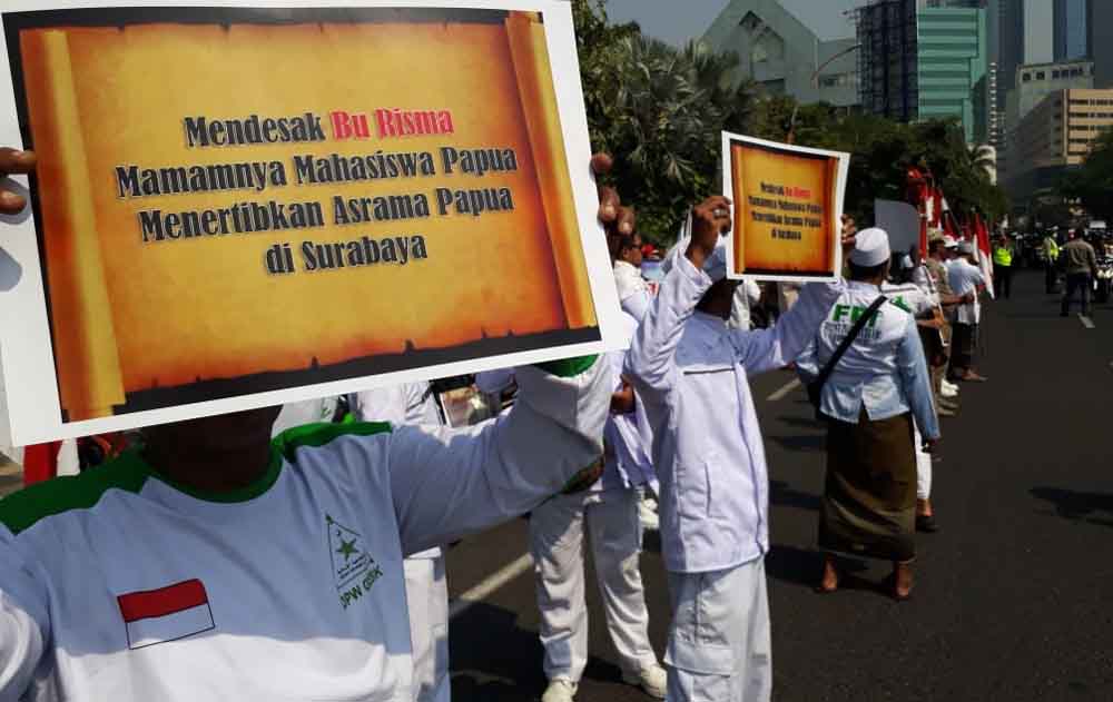 Aksi massa menolak gerakan separatisme di Surabaya