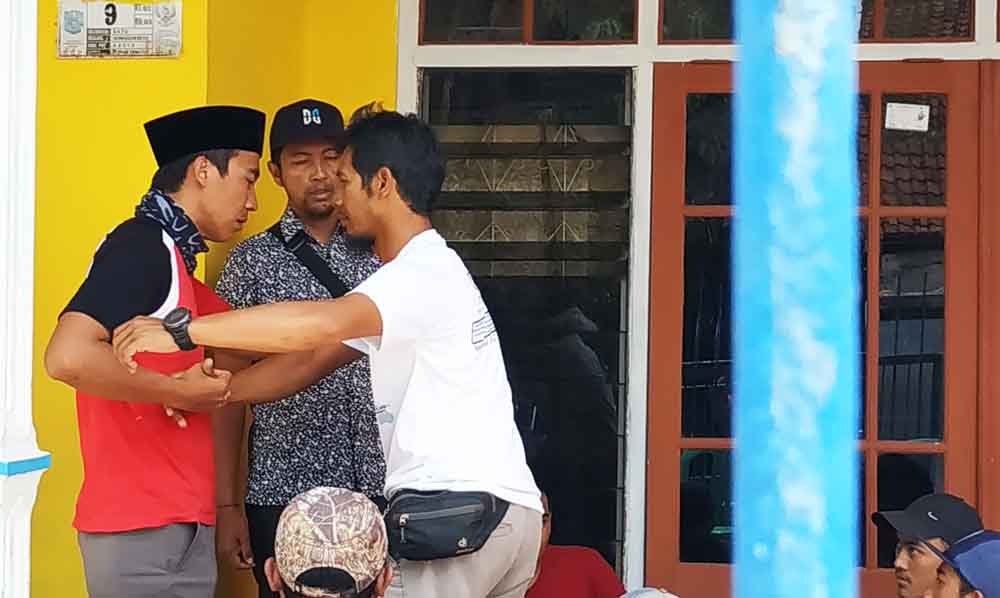 Kerabat serta tetangga 