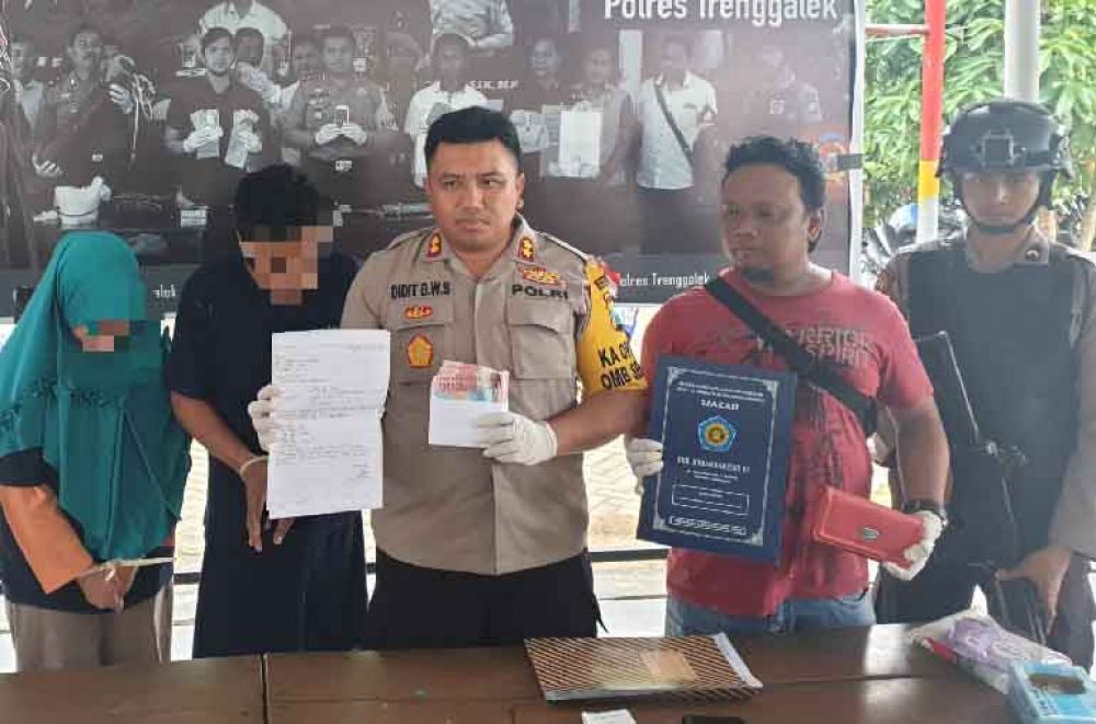 Pasangan suami istri yang terlibat penipuan