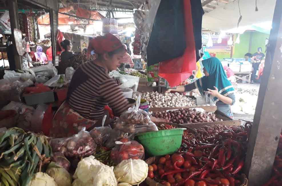 Pedagang pasar tradisional di Pasuruan 