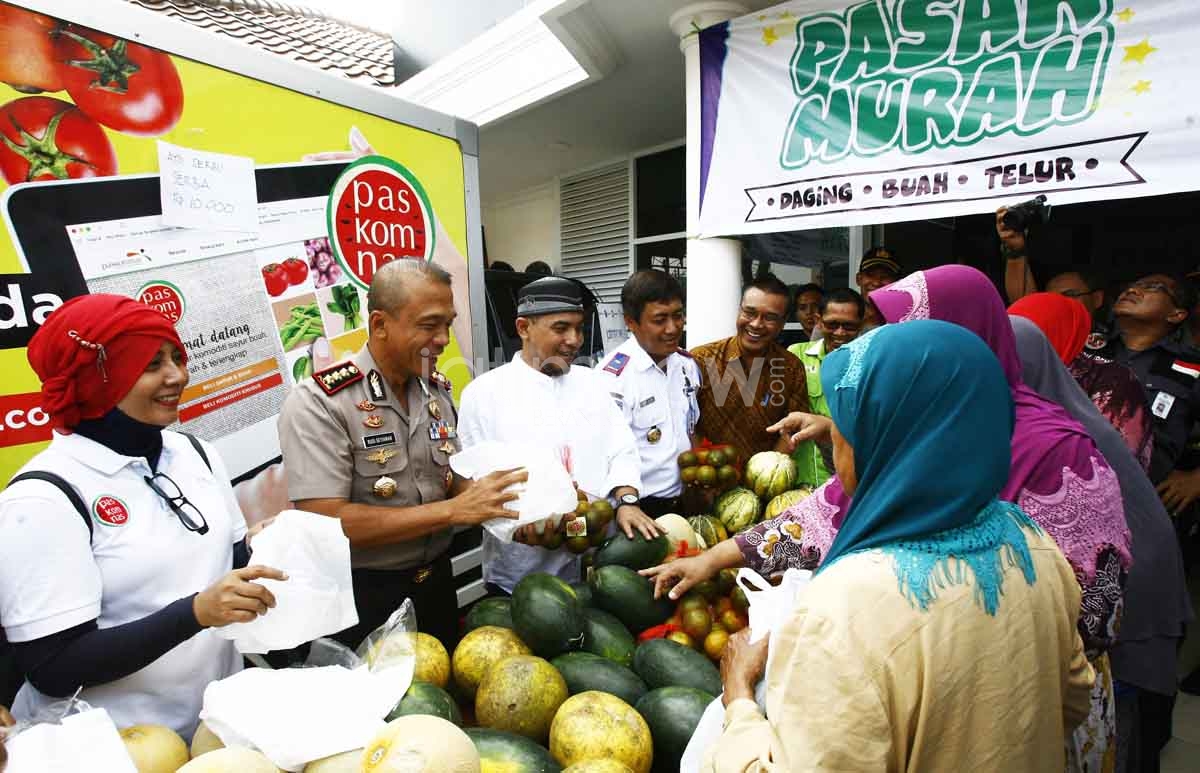 Pasar Murah di Jimerto, Pembeli: Sumpah Murah Banget