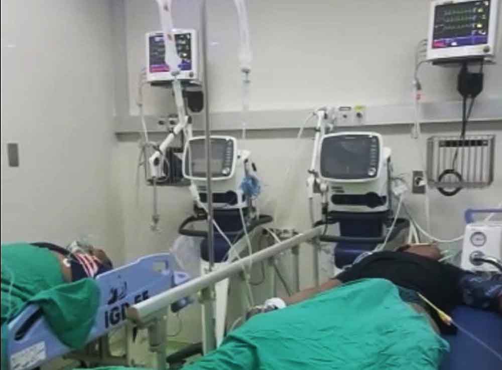 Pasien miras oplosan yang dirawat di RSU dr Soetomo Surabaya.