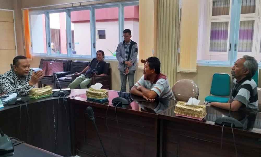 Tersaingi Penjual Dadakan, Pedagang Buah di Probolinggo Wadul Dewan