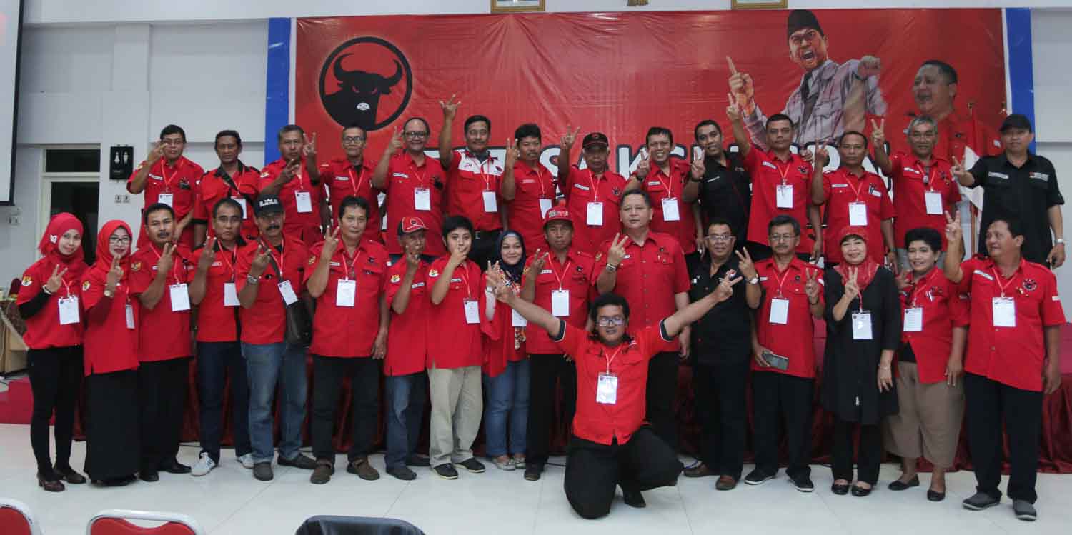 Pembekalan tentara partai PDIP Surabaya.