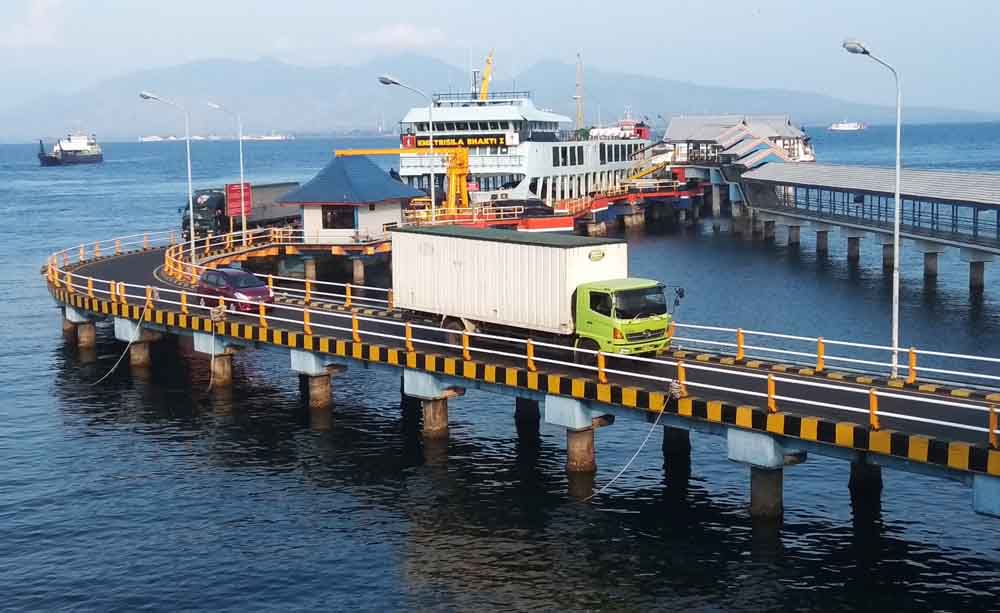 Suasana pelabuhan Ketapang Banyuwangi