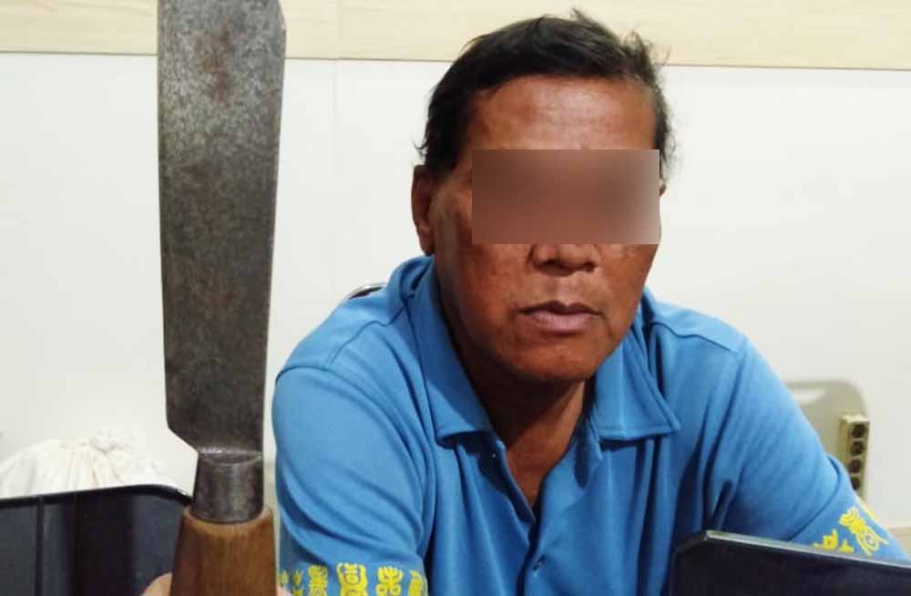 Pelaku saat diamankan di Mapolsek Tegalsari