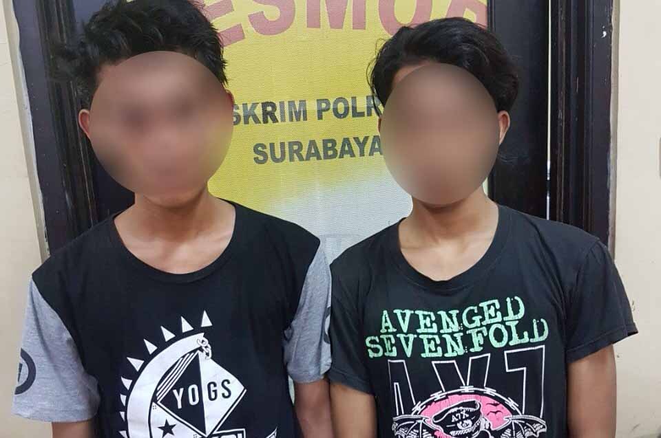 Dua remaja pelaku persekusi disertai penipuan dan penggelapan ketika di Mapolres.