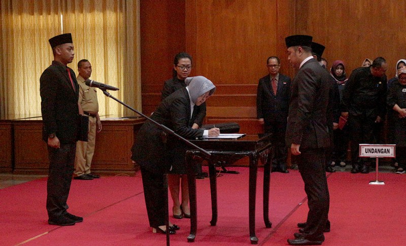 Lantik 350 Pejabat Pemkot, Risma Tunjuk Ery Cahyadi Jadi Bappeko
