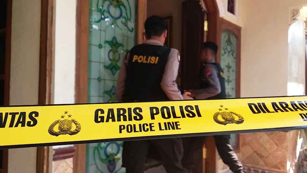 Rumah korban tewas dengan mulut berbusa di Ponorogo