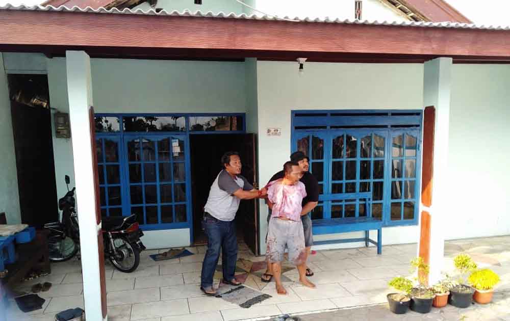 Penangkapan pelaku oleh polisi saat kejadian