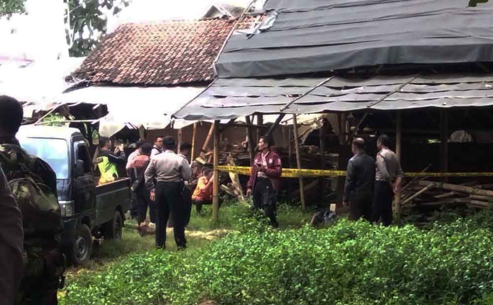 Olah TKP pembunuhan di Malang