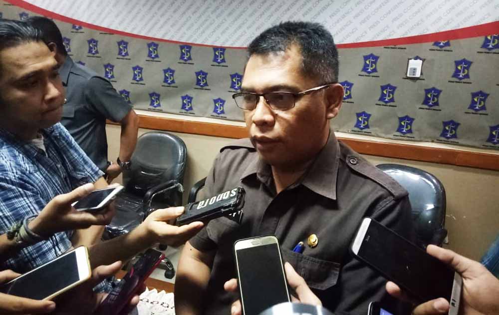 Kepala BPB Linmas Kota Surabaya Eddy Christijanto