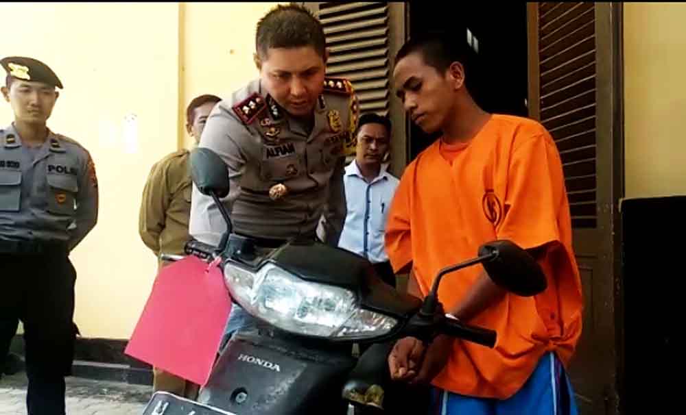 Tersangka saat diamankan di Mapolres Probolinggo Kota