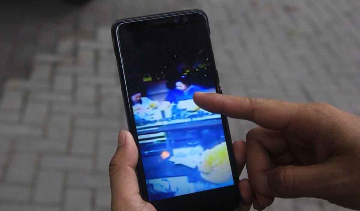 Aksi janda pencuri emas di mal terekam CCTV