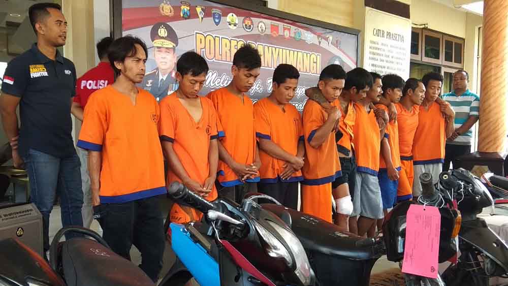 Para tersangka komplotan pencurian saat Mapolres Banyuwangi