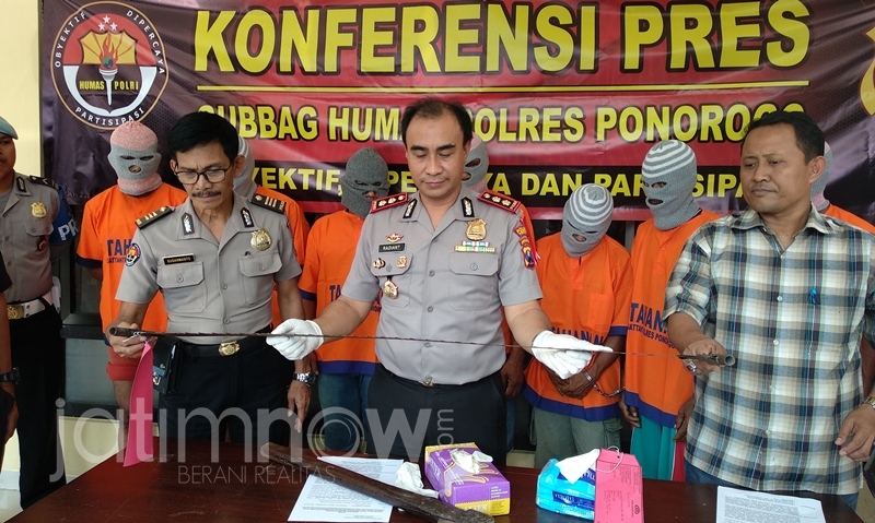 Kapolres jumpa pers soal pencurian kayu