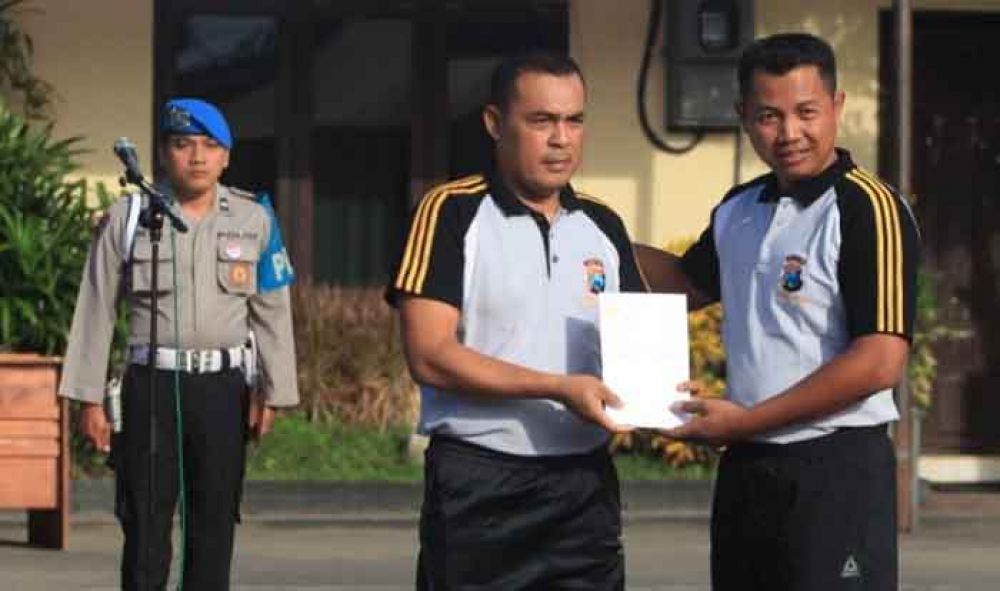 Selamatkan Korban Banjir di Tol Ngawi, Aiptu Sujadi Terima Penghargaan