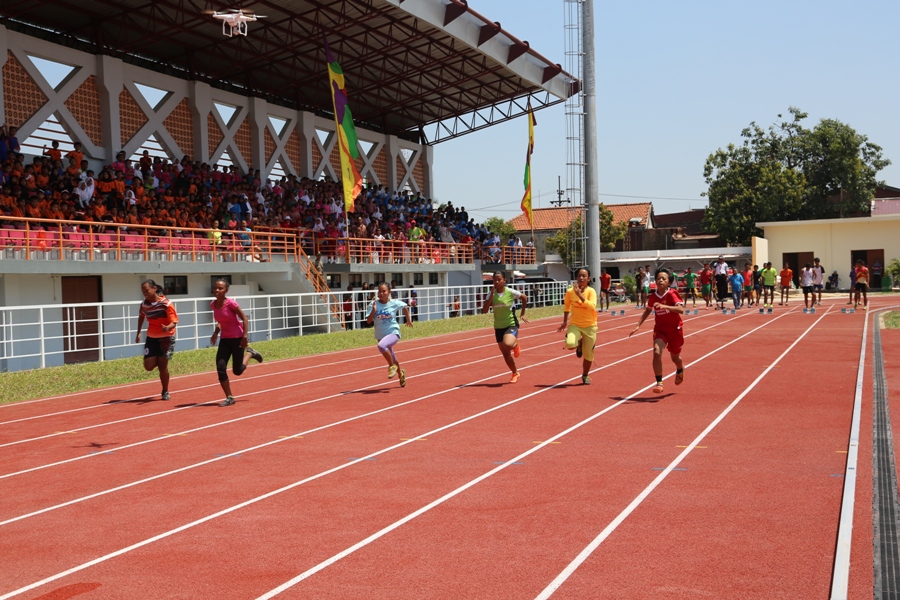 Peresmian lapangan Thor