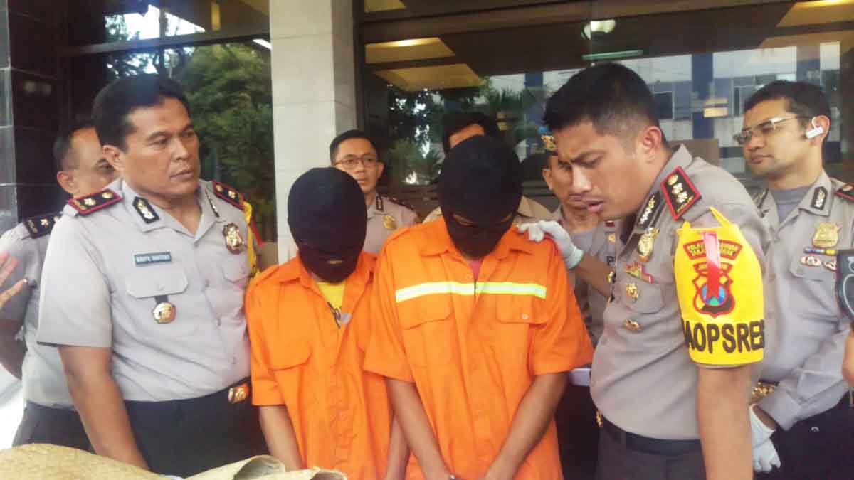 Dua tersangka pemerkosa gadi di Sidotopo Surabaya.
