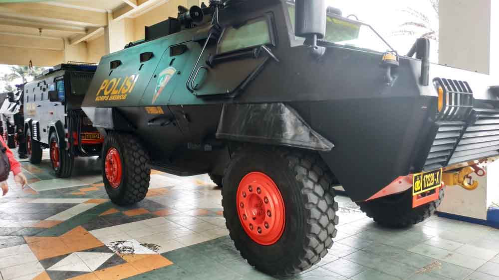 Barracuda pengangkut pemain Persebaya menuju Stadion Kanjuruhan Malang