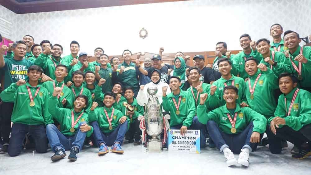 Persebaya U-17 Juara Piala Soeratin, Risma Hadiahi Rp 40 Juta