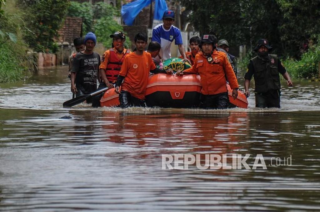 Ribuan Rumah Warga di Bandung Terendam Banjir
