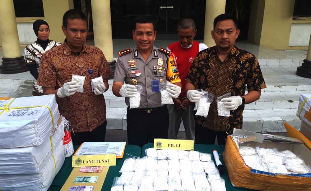 Simpan 1 Juta Butir Pil Koplo, Sopir Angkot di Surabaya Diringkus