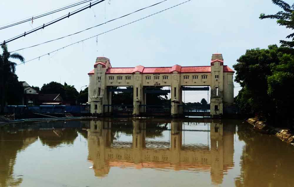 Pintu air Jagir Surabaya.