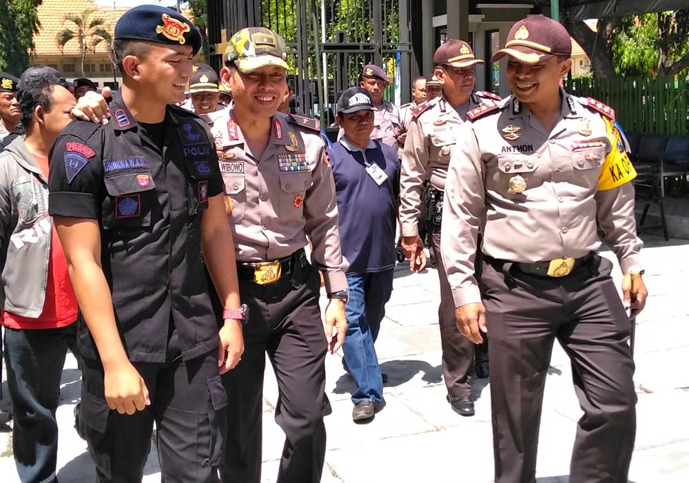 Brigjen Pol Herry Wibowo didampingi Kapolresta Kediri AKBP Anthon Heryadi.