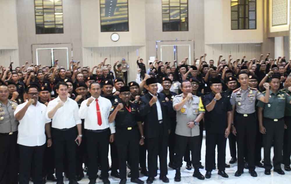 Anggota Senkom saat di Mapolda Jatim