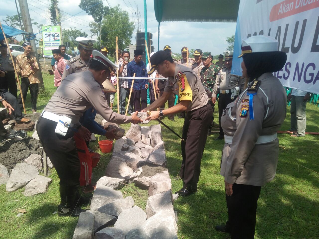 Begini Cara Polisi Cegah Kecelakaan yang Nyaris Terjadi Tiap Bulan